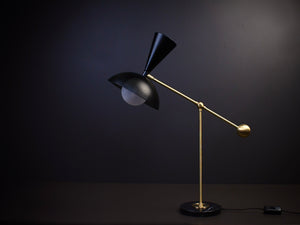 Molto Table Lamp (Natural Brass, Black)
