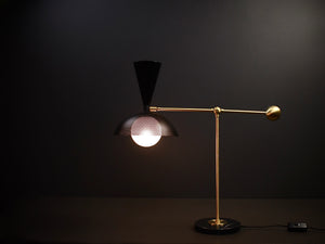 Molto Table Lamp (Natural Brass, Black)