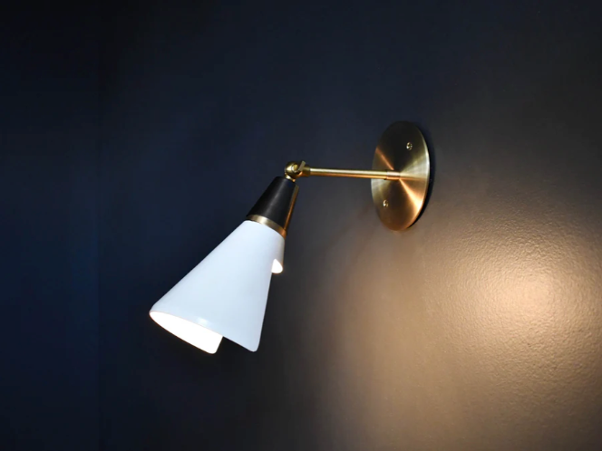 Petite Magari (Natural Brass, Dark Bronze Enamel, Perfect White)