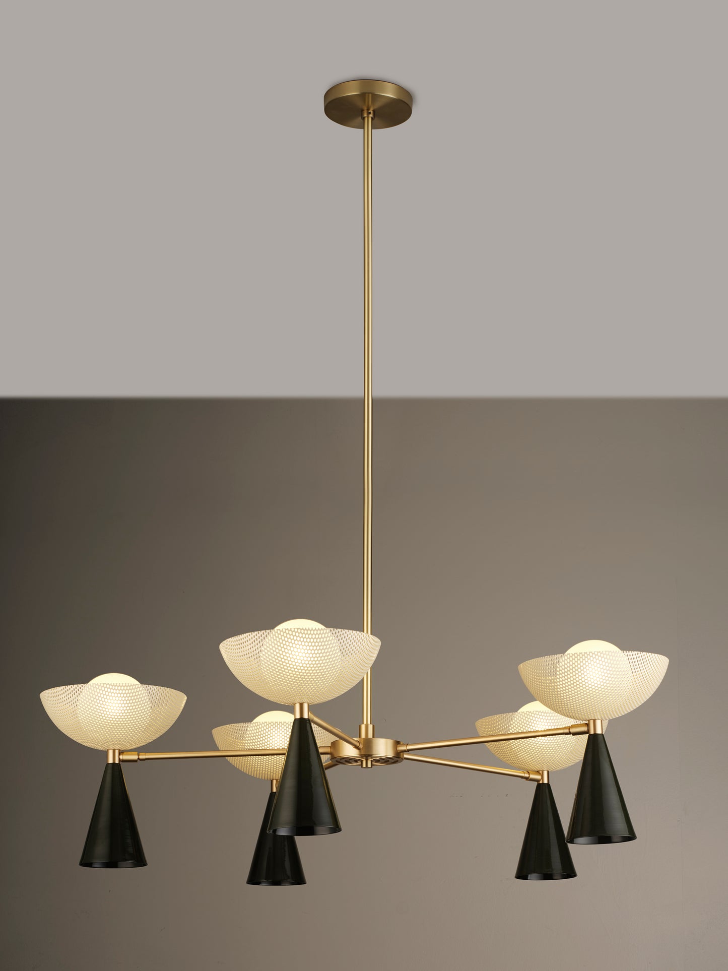 Molto 5-Arm (Brushed Brass, Seaweed, Crema)