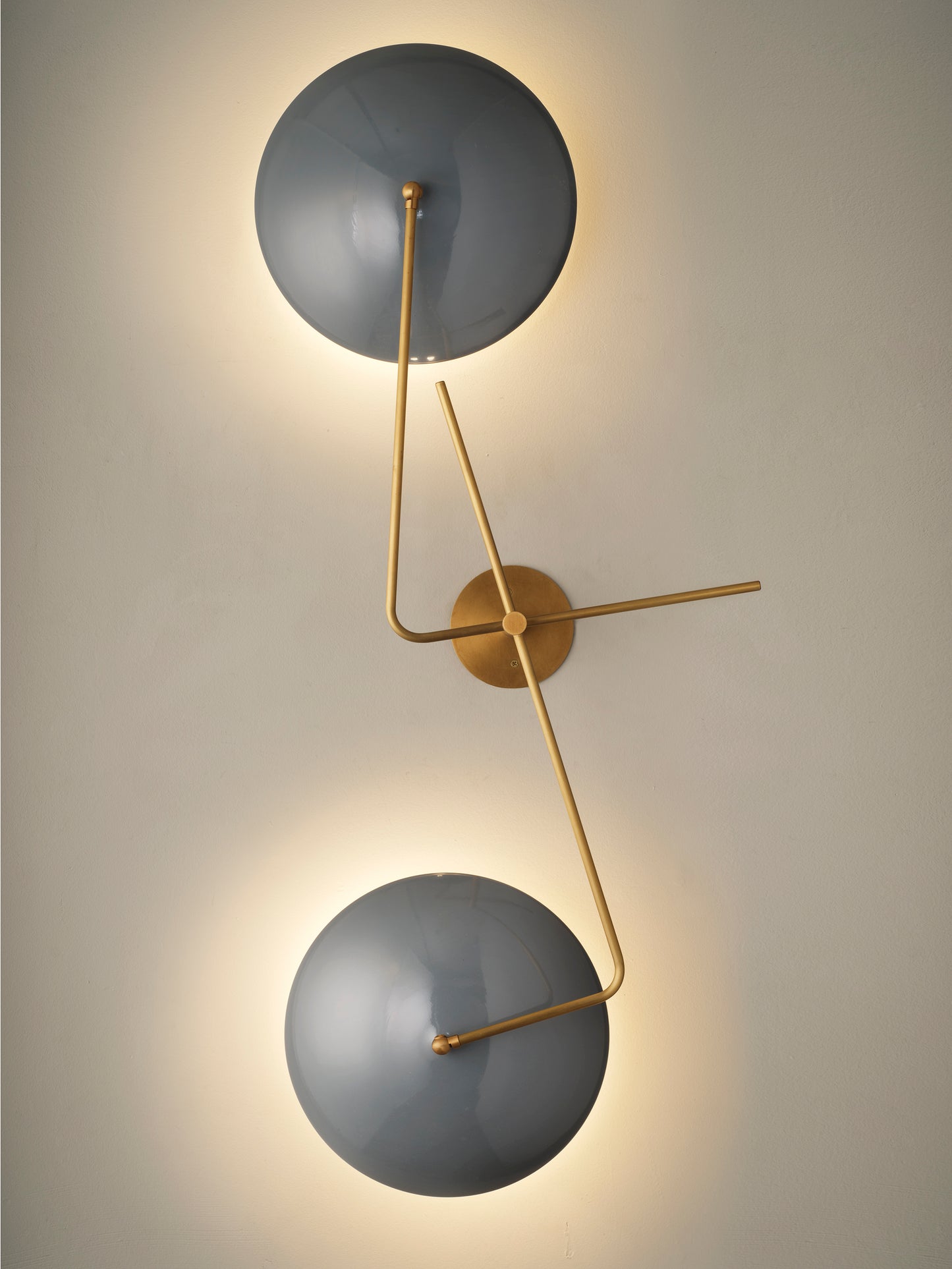 Pianeta Wall Sconce (Natural Brass, Slate)